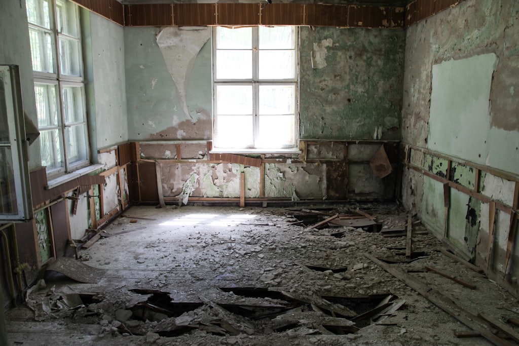 Before — Bathroom in large-format porcelain, Alicante