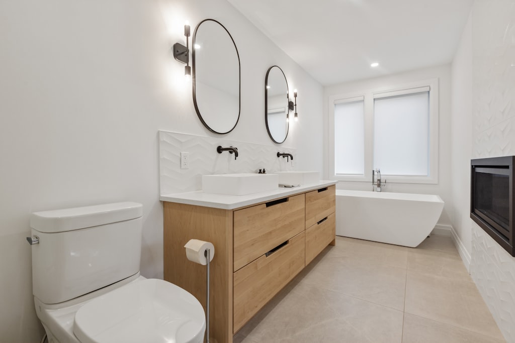 Después — Baño de piso vacacional, Benidorm